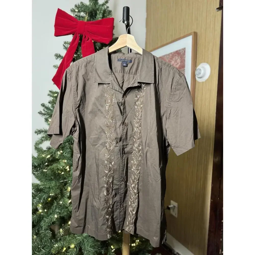 Banana Republic Men's Short Sleeve Embroidered Shirt
